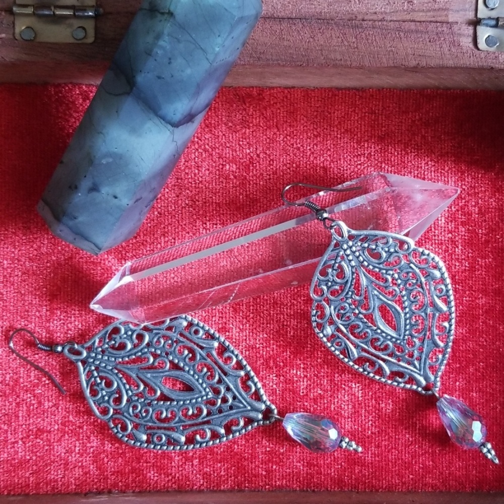 💐Pair of handmade filigree earrings